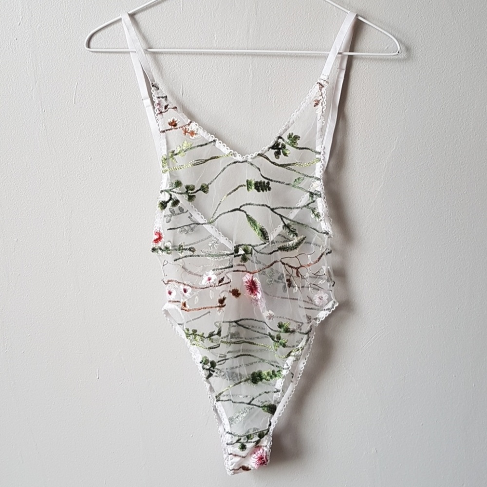 Embroidery bodysuit